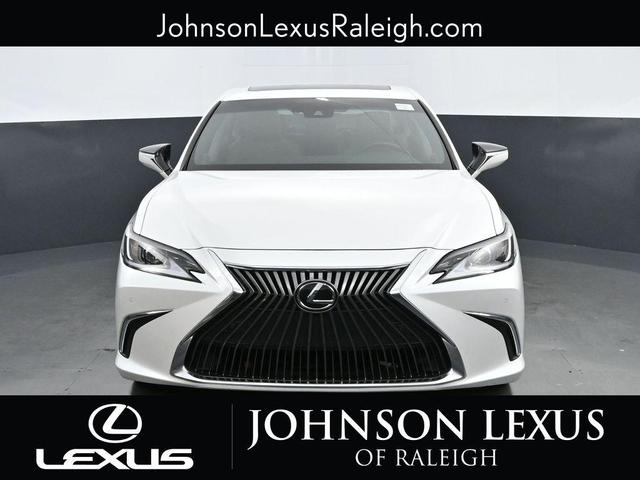 Photo of 2021 Eminent White Pearl Lexus ES 350