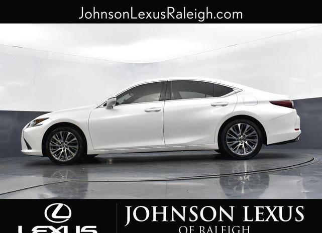 Photo of 2021 Eminent White Pearl Lexus ES 350