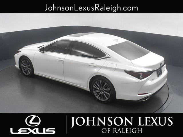 Photo of 2021 Eminent White Pearl Lexus ES 350