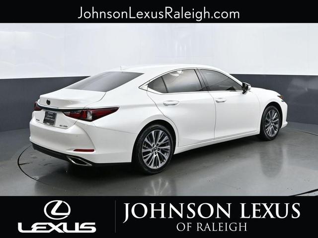 Photo of 2021 Eminent White Pearl Lexus ES 350