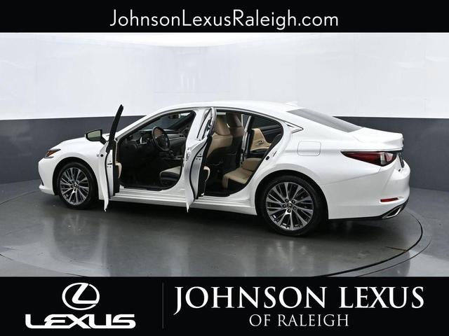 Photo of 2021 Eminent White Pearl Lexus ES 350
