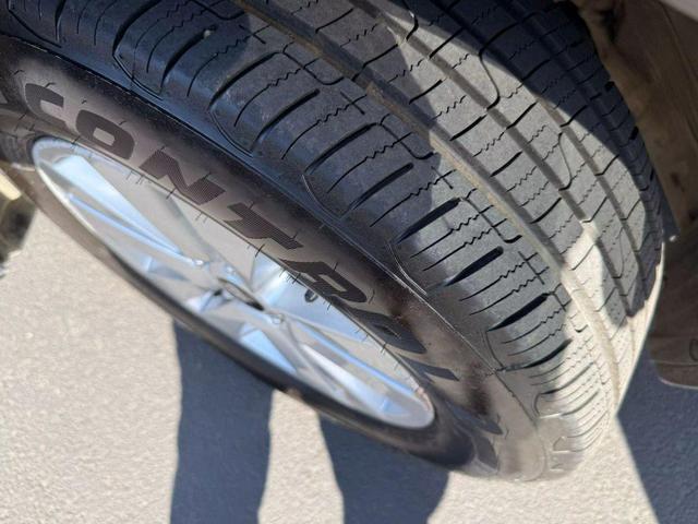 Photo of 2017 Crystal Black Silica Subaru Outback