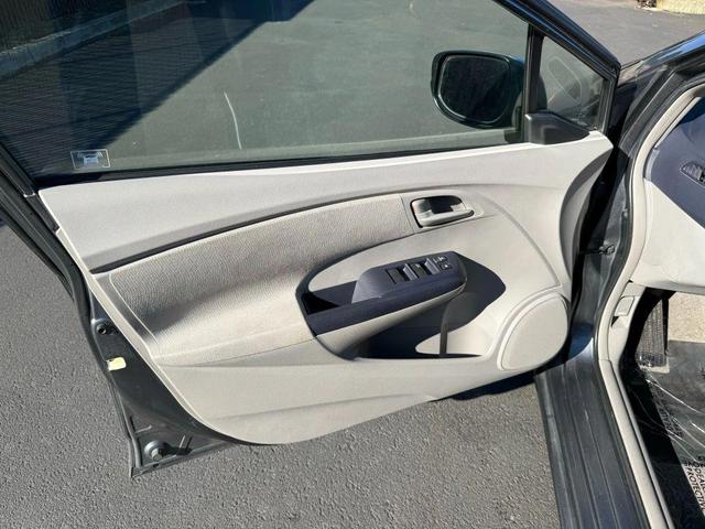 Photo of 2010 Polished Metal Metallic Honda Insight
