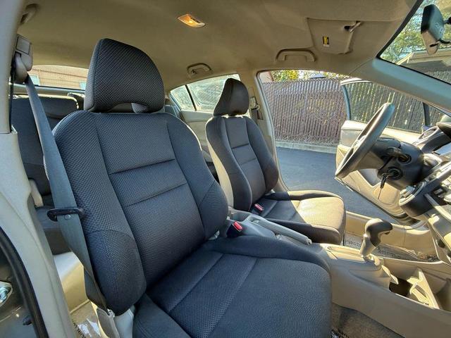 Photo of 2010 Polished Metal Metallic Honda Insight