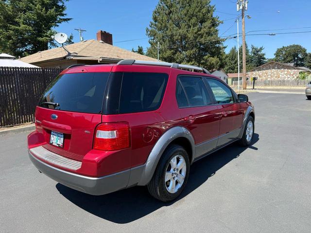 Photo of 2006 Redfire Clearcoat Metallic Ford Freestyle