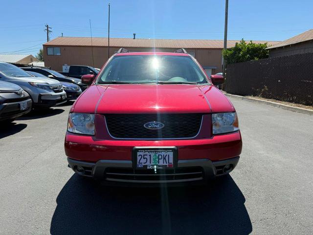 Photo of 2006 Redfire Clearcoat Metallic Ford Freestyle