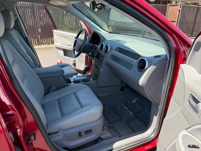 Photo of 2006 Redfire Clearcoat Metallic Ford Freestyle