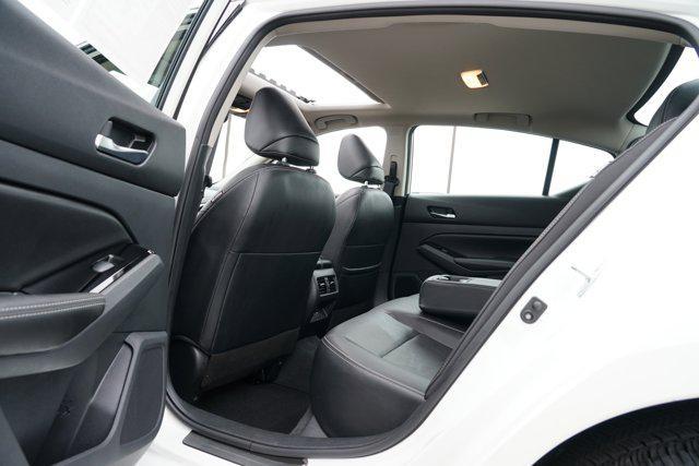 Photo of 2023 Pearl White Tricoat Nissan Altima