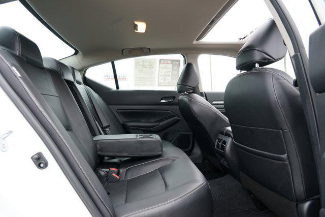 Photo of 2023 Pearl White Tricoat Nissan Altima