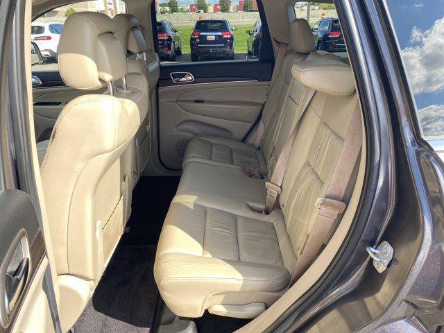 Photo of 2014 Granite Crystal Metallic Clearcoat Jeep Grand Cherokee