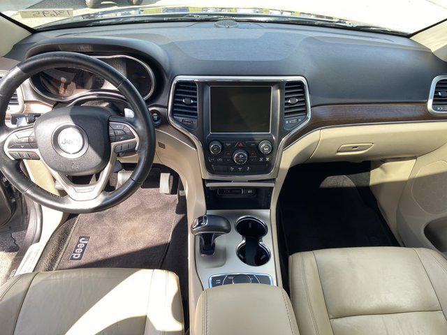 Photo of 2014 Granite Crystal Metallic Clearcoat Jeep Grand Cherokee