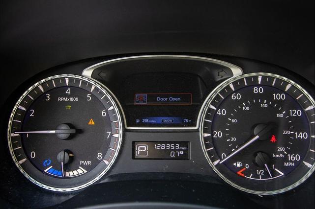 Photo of 2014 Midnight Garnet INFINITI QX60 Hybrid