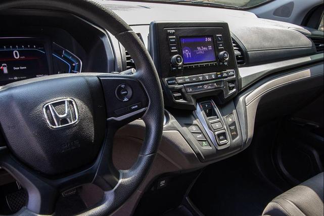 Photo of 2020 Lunar Silver Metallic Honda Odyssey