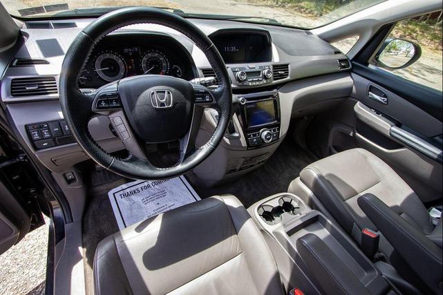 Photo of 2015 Crystal Black Pearl Honda Odyssey