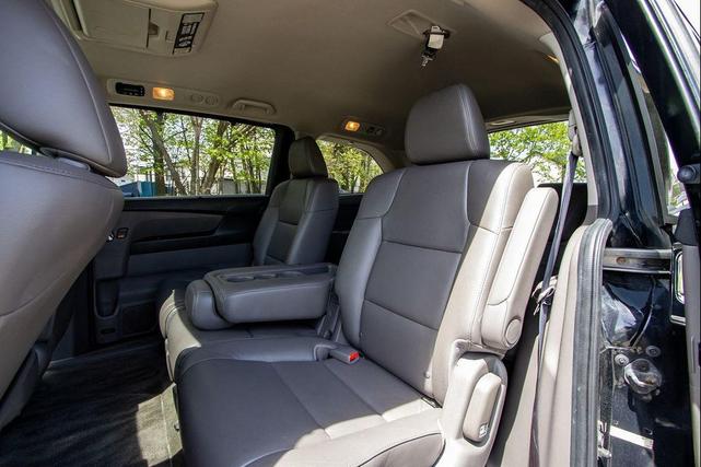 Photo of 2015 Crystal Black Pearl Honda Odyssey