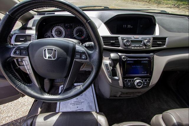 Photo of 2015 Crystal Black Pearl Honda Odyssey