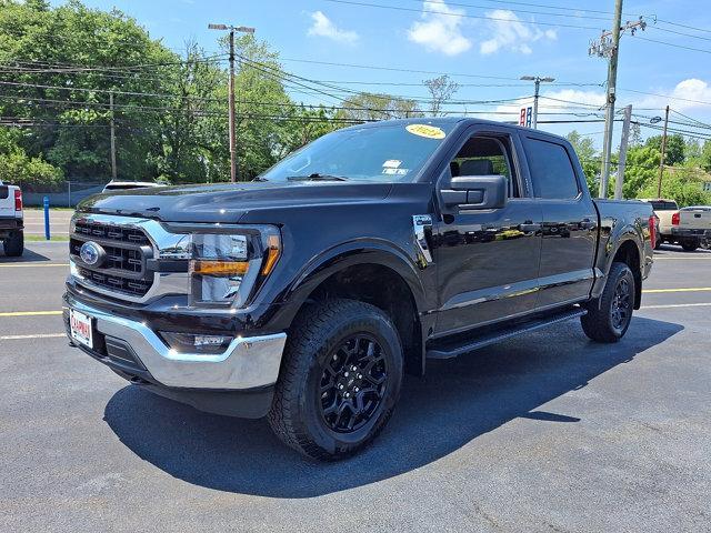 Photo of 2023 Agate Black Metallic Ford F-150