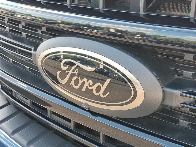 Photo of 2022 Atlas Blue Metallic Ford F-250