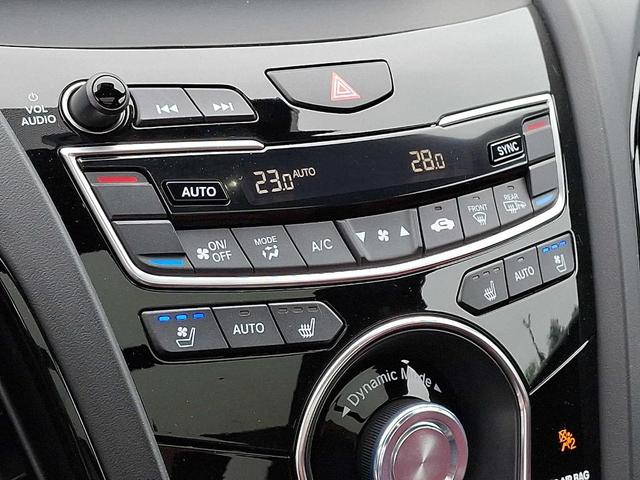 Photo of 2024 Liquid Carbon Metallic Acura RDX