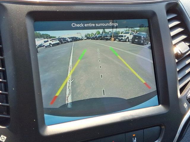 Photo of 2021 Bright White Clearcoat Jeep Cherokee
