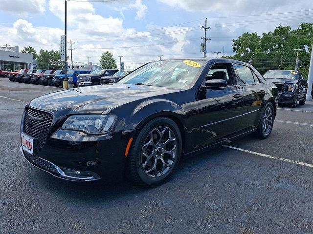 Photo of 2018 Gloss Black Chrysler 300