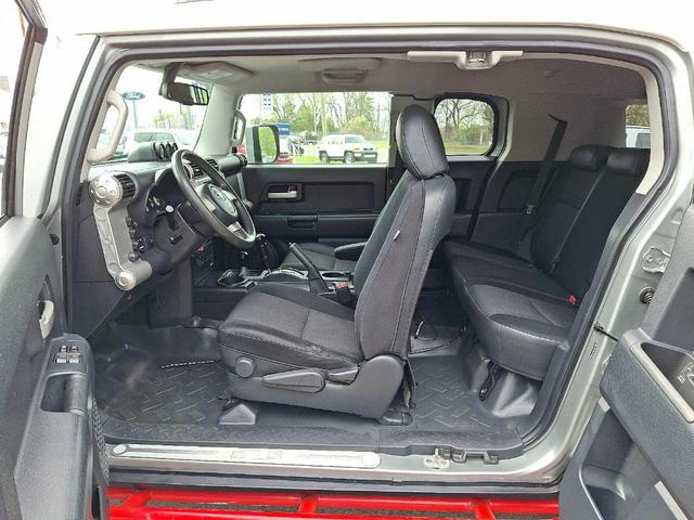 Photo of 2010 Silver Fresco Metallic Toyota FJ Cruiser