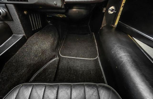 Photo of 1974 Yellow Jaguar XKE