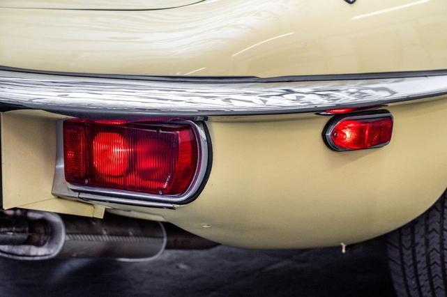 Photo of 1974 Yellow Jaguar XKE