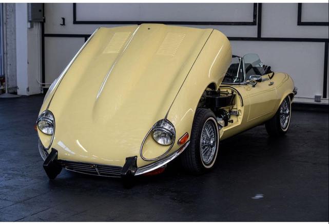 Photo of 1974 Yellow Jaguar XKE