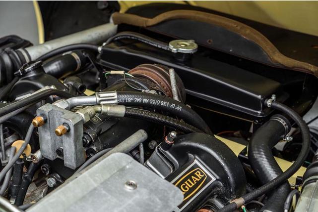 Photo of 1974 Yellow Jaguar XKE