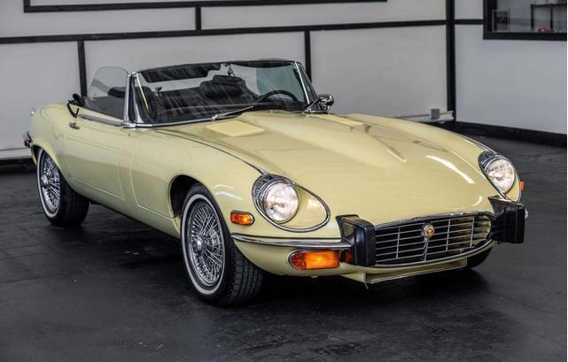 Photo of 1974 Yellow Jaguar XKE