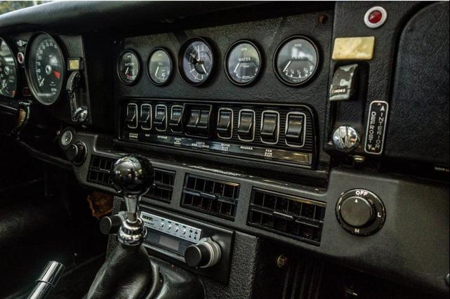Photo of 1974 Yellow Jaguar XKE