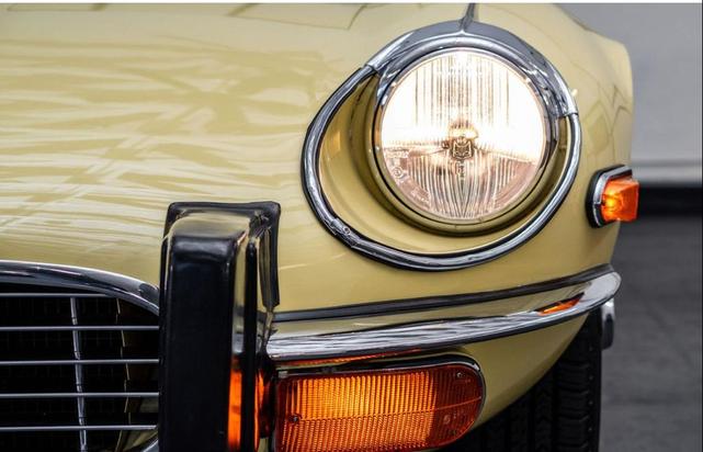 Photo of 1974 Yellow Jaguar XKE