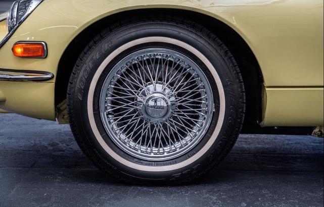 Photo of 1974 Yellow Jaguar XKE