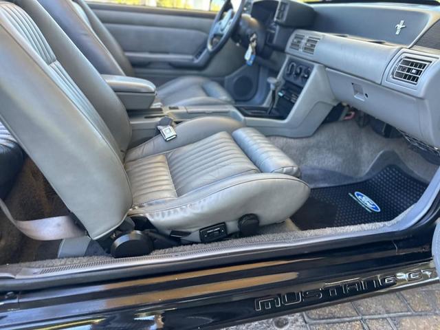 Photo of 1989 Black Ford Mustang