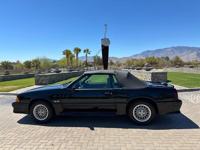 Photo of 1989 Black Ford Mustang