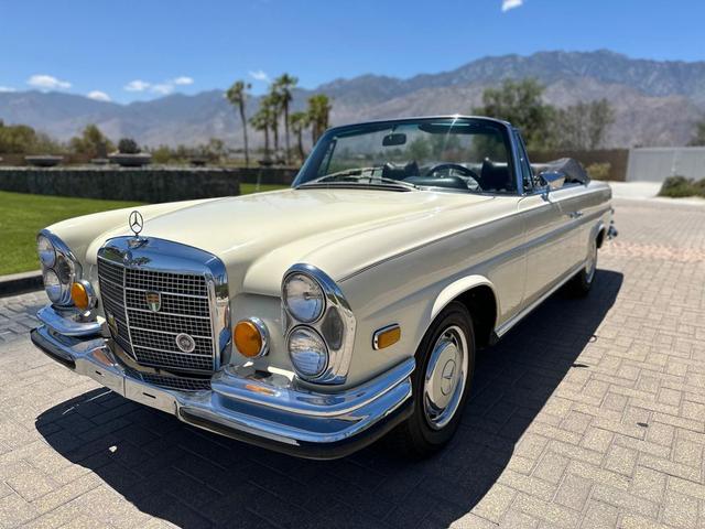 Photo of 1970 Beige/Tan Mercedes-Benz 280SE