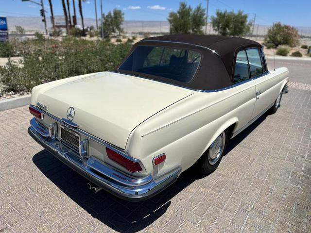 Photo of 1970 Beige/Tan Mercedes-Benz 280SE