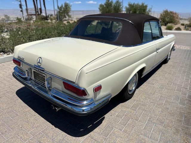 Photo of 1970 Beige/Tan Mercedes-Benz 280SE