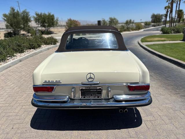 Photo of 1970 Beige/Tan Mercedes-Benz 280SE