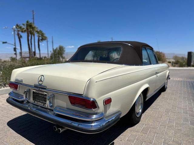 Photo of 1970 Beige/Tan Mercedes-Benz 280SE