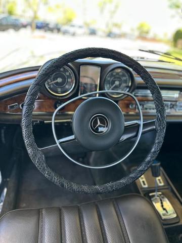 Photo of 1970 Beige/Tan Mercedes-Benz 280SE