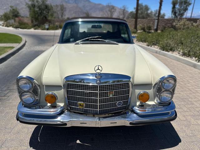 Photo of 1970 Beige/Tan Mercedes-Benz 280SE