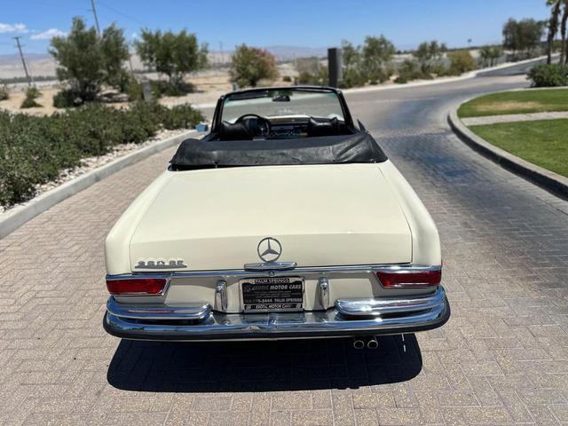 Photo of 1970 Beige/Tan Mercedes-Benz 280SE