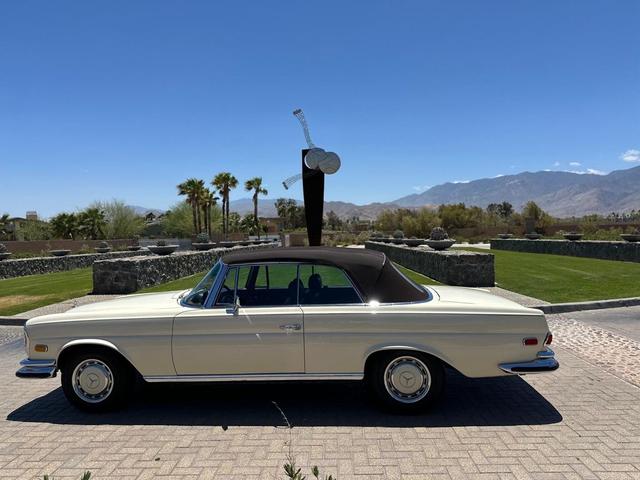Photo of 1970 Beige/Tan Mercedes-Benz 280SE