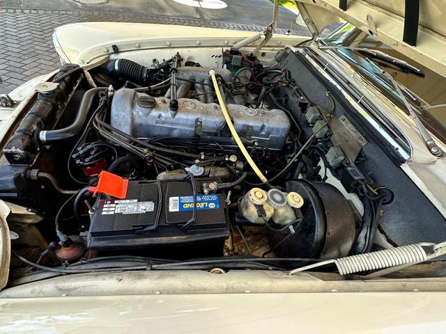 Photo of 1970 Beige/Tan Mercedes-Benz 280SE