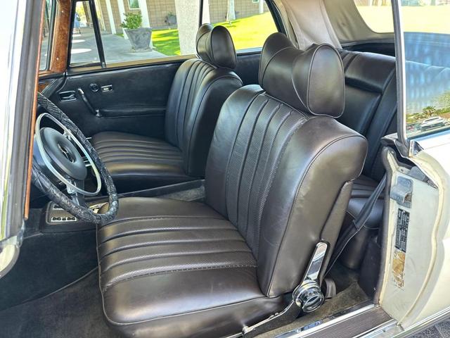 Photo of 1970 Beige/Tan Mercedes-Benz 280SE