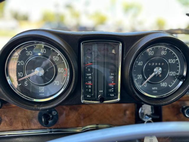 Photo of 1970 Beige/Tan Mercedes-Benz 280SE