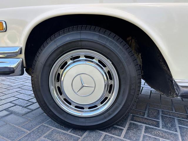 Photo of 1970 Beige/Tan Mercedes-Benz 280SE