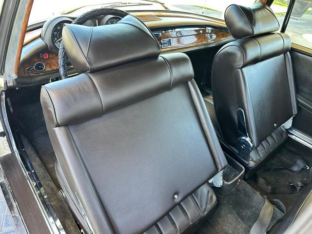 Photo of 1970 Beige/Tan Mercedes-Benz 280SE